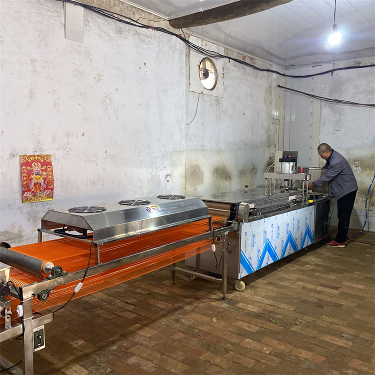 全自動(dòng)春餅機(jī)操作經(jīng)驗(yàn)分享用心做好每一件產(chǎn)品