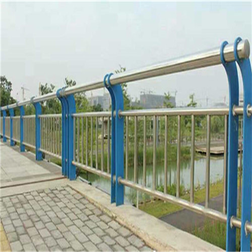 護(hù)欄大量現(xiàn)貨隨時(shí)發(fā)貨追求品質(zhì)