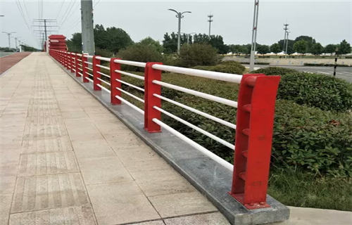園林不銹鋼護(hù)欄專業(yè)工廠直銷本地廠家