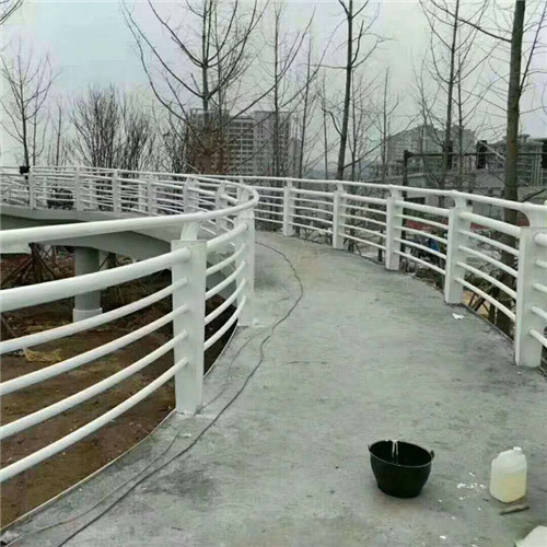 橋梁防撞欄桿全國發(fā)貨當(dāng)?shù)毓?yīng)商