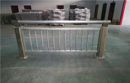 不銹鋼實心商場立柱施工出廠價