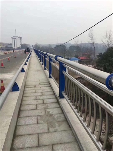 交通護(hù)欄防腐防銹同城制造商