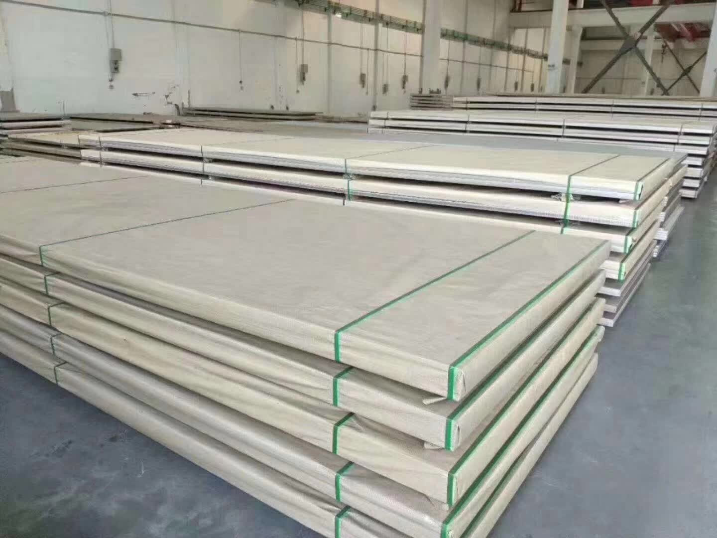 304J3不銹鋼板1毫米外形美觀優(yōu)質(zhì)材料廠家直銷