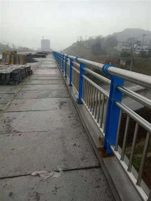 路基護(hù)欄切割廠(chǎng)家案例