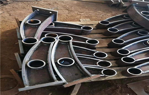 不锈钢桥梁栏杆深受用户认可专业生产团队