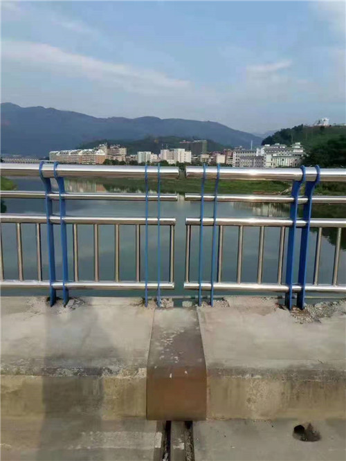 道路護欄歡迎詢價專業(yè)生產(chǎn)制造廠