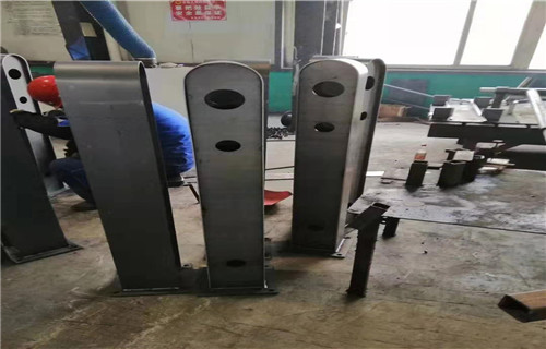 園林不銹鋼護(hù)欄采購?fù)枪? ></div>
											<div   id=