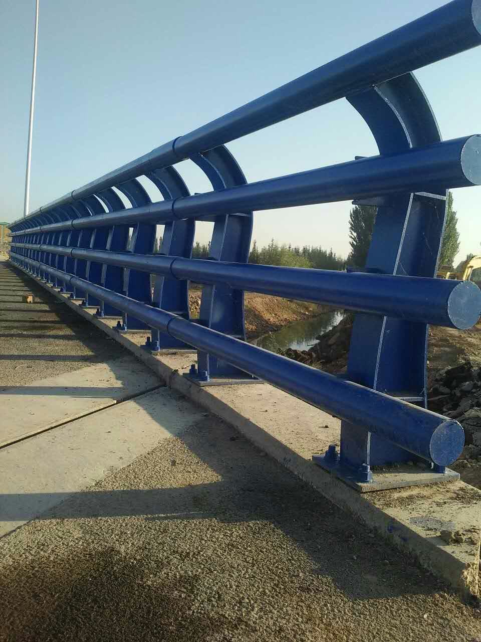 不銹鋼道路護欄歡迎咨詢選購源頭直供