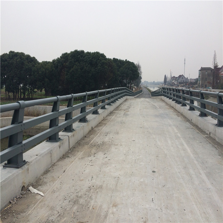 沿海不銹鋼防撞護欄廠本地供應(yīng)商