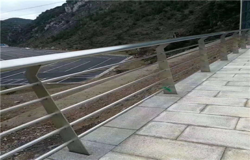 河道不銹鋼欄桿制作多年廠家可靠