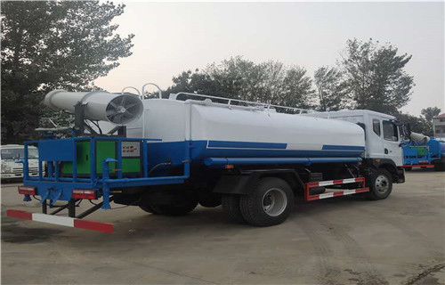 唐駿5立方霧炮灑水車廠家低價(jià)走量不只是質(zhì)量好