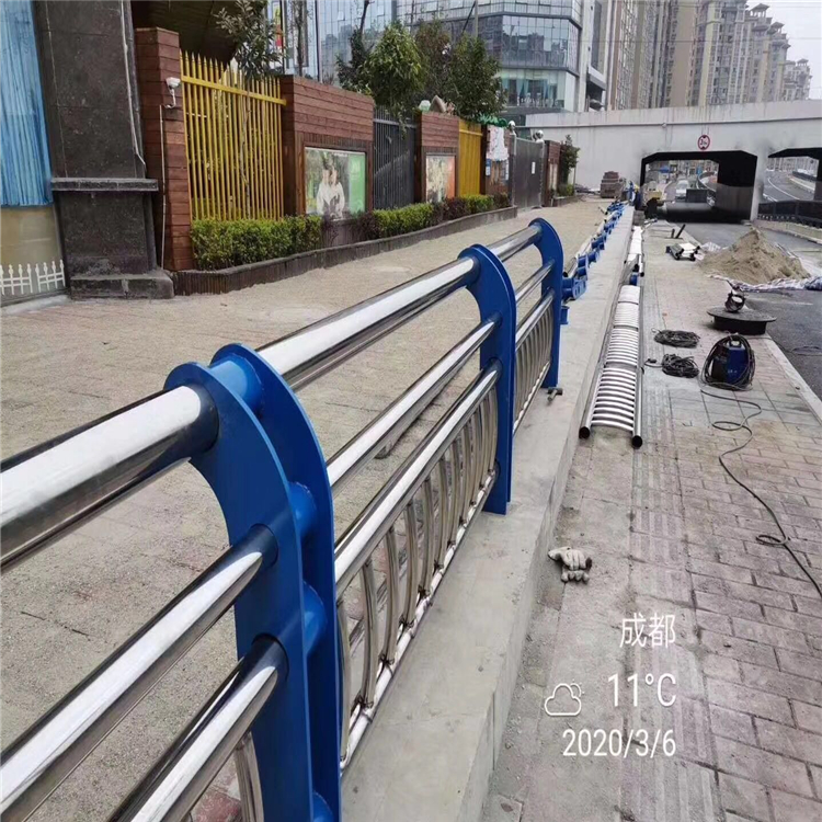 馬路隔離護(hù)欄實體廠家同城廠家