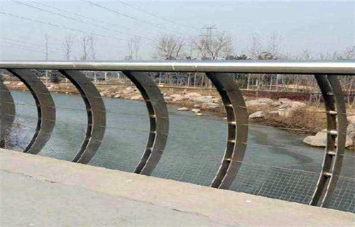 橋梁河道護(hù)欄基地本地品牌