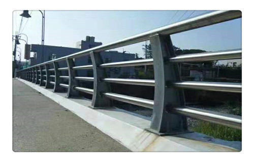 橋梁防撞護(hù)欄廠家質(zhì)量為本